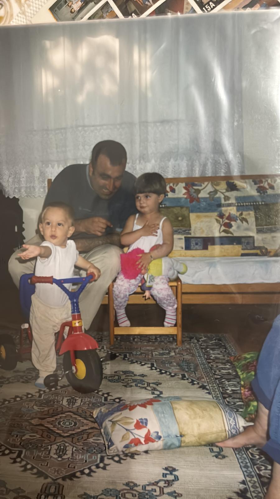 Anı 9